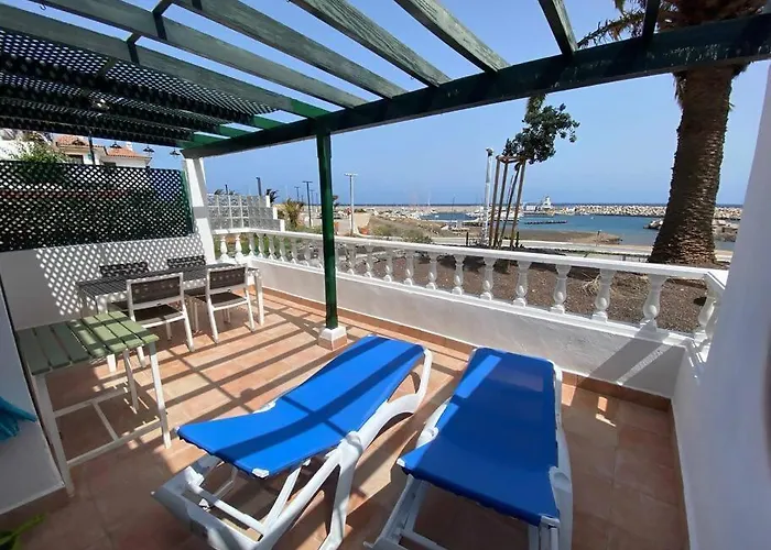 Romantico Frente Al Mar Amarilla Golf Daire *