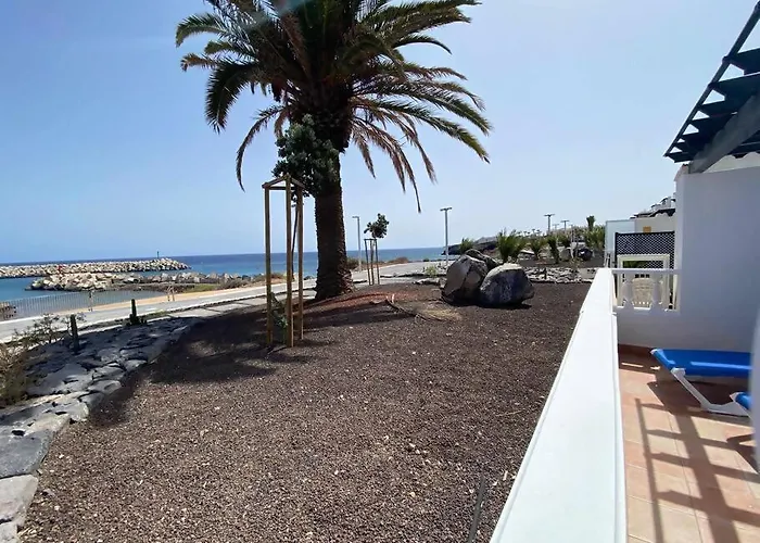 Romantico Frente Al Mar Amarilla Golf