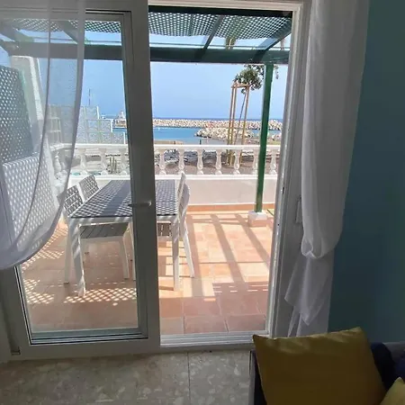 Romantico Frente Al Mar Amarilla Golf *