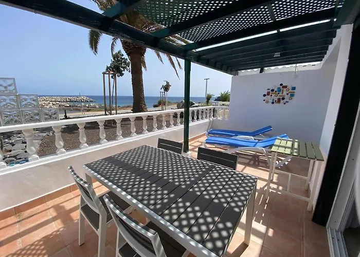 Romantico Frente Al Mar Amarilla Golf Lejlighed